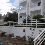 Antouan Matina Apartman *
