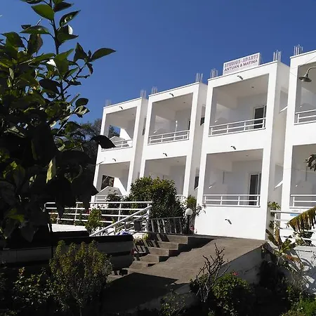 昂特昂玛缇纳公寓 公寓 *