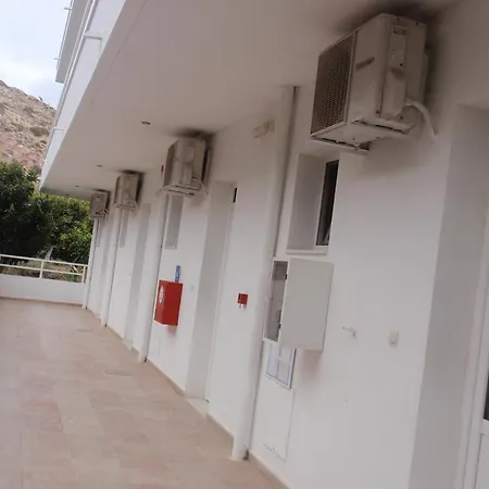 昂特昂玛缇纳公寓 *