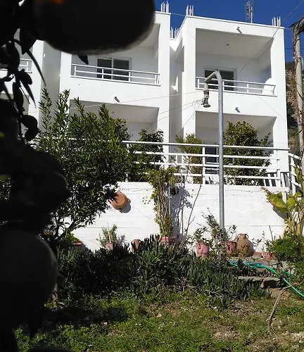 Antouan Matina شقة *